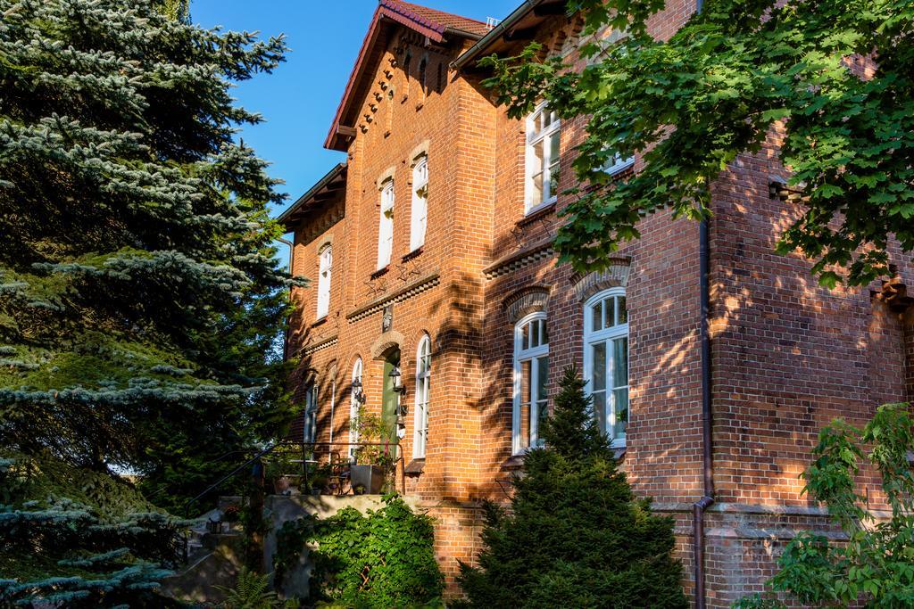 Gutshaus Zietlitz Hotel Dobbin-Linstow Exterior photo